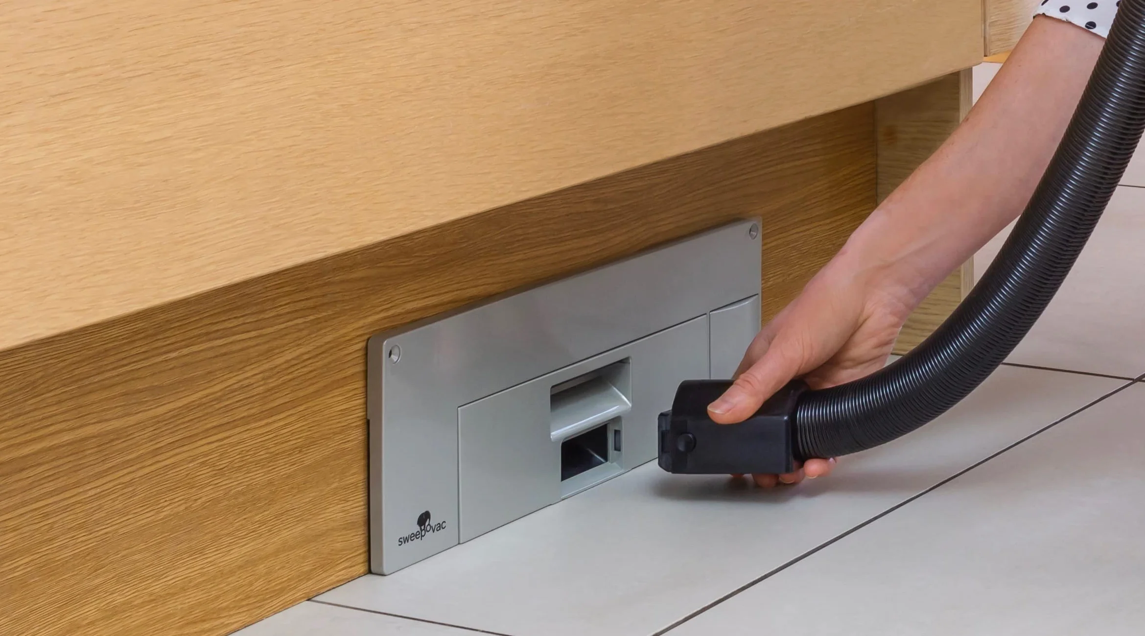 Big Kick Wbudowany odkurzacz kuchenny pod blatem – elegancki, zajmujący mało miejsca konstrukcja do domów, mieszkań, kamperów i kamperów - wydajne ssanie, łatwa instalacja, srebrne