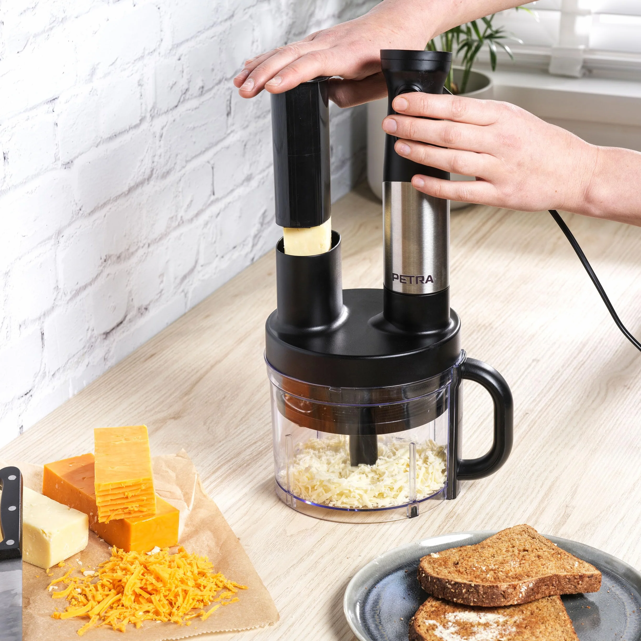 Petra PT5877VDE Blender 5-w-1 Kompaktowy Rozdrabniacz, Blender Zanurzeniowy, Ubijaj, Blenduj, Siekaj, Krój i Szatkuj, Miska 1,2 L bez Bisfenolu A, 2 Prędkości, Ostrza ze Stali Nierdzewnej